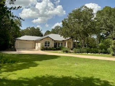 Living area at 118 Loblolly DR - 3 bed 2 bath home