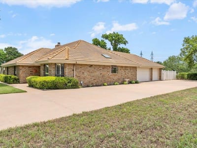 Primary bedroom at 118 Longhorn - 3 bed 2 bath home