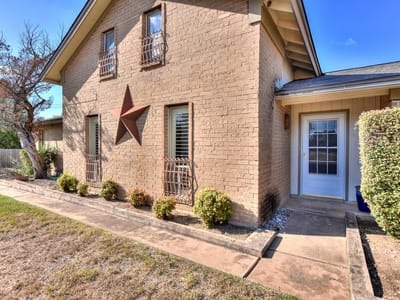 Kitchen at 118  Oak Ridge Cir - 3 bed 3 bath home