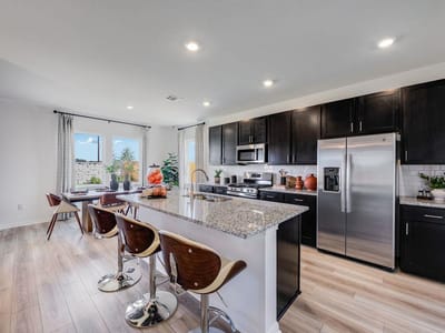 Property photo 3 at 118 Olympia BND - 4 bed 2 bath home