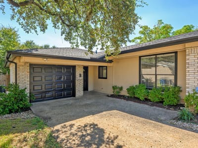 Photo 4 of 31 at 11805 Bell Ave Unit #B - 3 bed 2 bath home