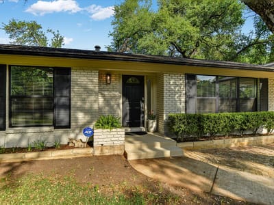 Property photo 2 at 11806 Arabian TRL - 3 bed 2 bath home