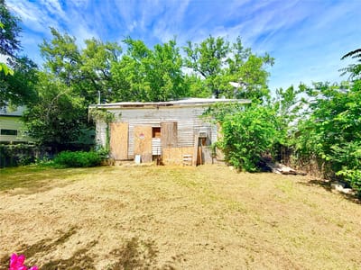 Property photo 3 at 1181 Oakgrove Ave - 2 bed 1 bath home