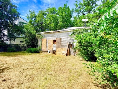 Property photo 4 at 1181 Oakgrove Ave - 2 bed 1 bath home