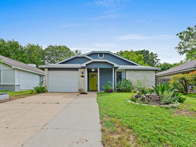 Primary bedroom at 11837 Shropshire BLVD - 3 bed 1 bath home