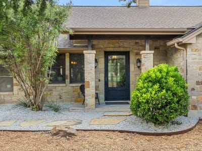 Photo 3 of 40 at 11842 Rim Rock TRL - 2 bed 2 bath home