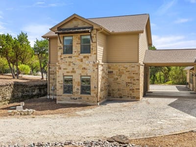Bathroom at 11842 Rim Rock TRL - Rim Rock Subdivision, Austin, TX