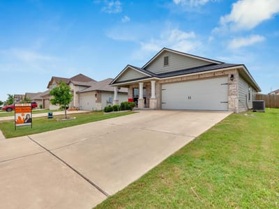 Living area at 119 Beth Ann LOOP - 3 bed 2 bath home