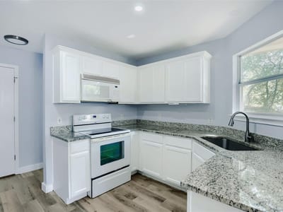 Primary bedroom at 119 High Point BLVD - 3 bed 2 bath home