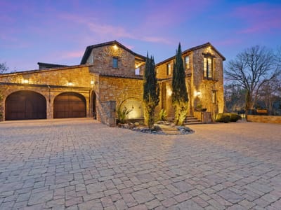 Living area at 119 Plaza Escondido - 6 bed 6 bath home