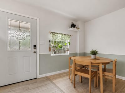 Primary bedroom at 119 Remuda RUN - 2 bed 1 bath home