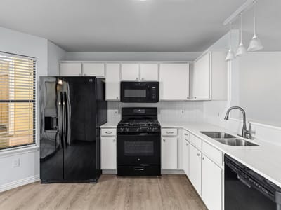 Property photo 4 at 11901 Swearingen DR Unit #110 - 2 bed 1 bath home