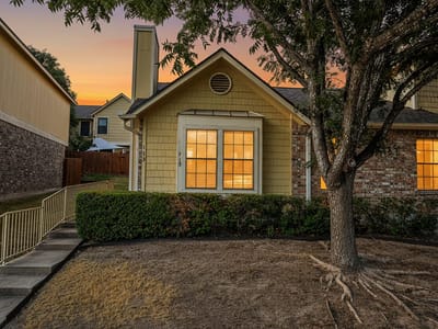 Primary bedroom at 11901 Swearingen DR Unit #113 - 2 bed 1 bath home