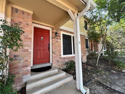 Living area at 11901 Swearingen Dr Unit #32 - 2 bed 1 bath home