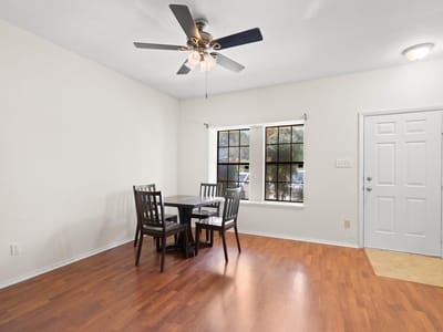 Photo 4 of 31 at 11901 Swearingen DR Unit #63 - 2 bed 2 bath home