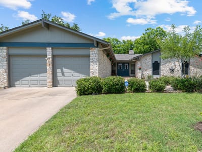 Living area at 11906 River Oaks TRL - 4 bed 2 bath home