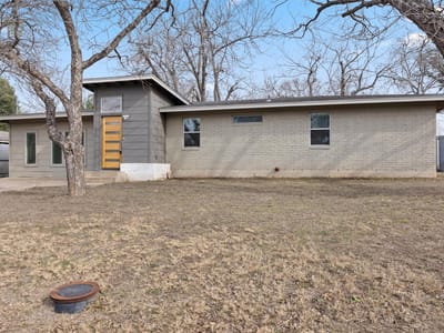 Living area at 11907 Pollyanna Ave - 3 bed 2 bath home