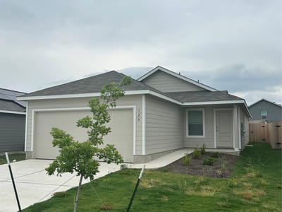 Living area at 120  Cattle Queen Rd - 3 bed 2 bath home
