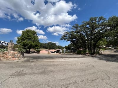 Primary bedroom at 120 Cove Ln - Bridgepoint, Llano, TX
