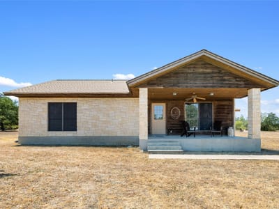 Living area at 120 Craigen Rd - Manlove, Liberty Hill, TX