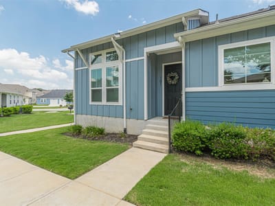Living area at 120 Stewart DR Unit #101 - 2 bed 2 bath home