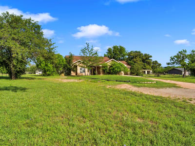 Living area at 120 Zurita TRL - 3 bed 2 bath home