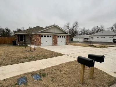 Living area at 1200 N 8th St Unit #A, B - 8th Street Dev, Killeen, TX