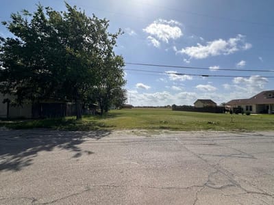 Living area at 1200 Torres St - Mollys Acres, Lockhart, TX
