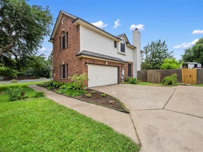 Living area at 12014  Yarbrough Dr - 4 bed 4 bath home