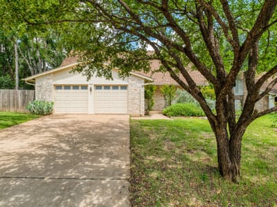 Living area at 12015 Carmel Park LN - 3 bed 2 bath home