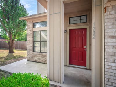 Property photo 3 at 1202 Southwalk ST - 3 bed 2 bath home