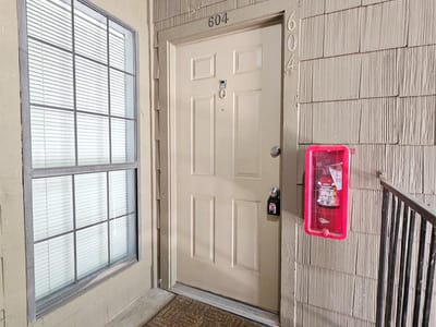 Living area at 1202 Thorpe LN Unit #604 - 2 bed 2 bath home