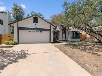 Property photo 3 at 12026 Lincolnshire DR - 4 bed 2 bath home