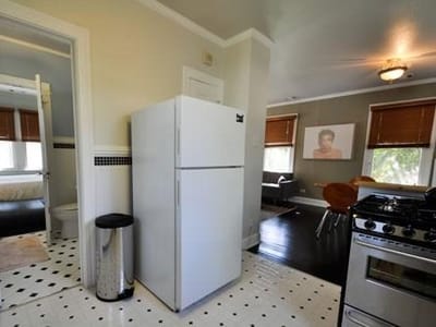 Property photo 5 at 1203 W 9th St - 1 bed 1 bath home