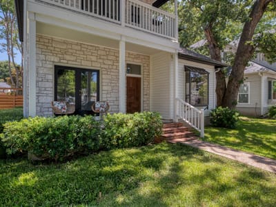 Property photo 3 at 1204 W 39th ST - 4 bed 3 bath home