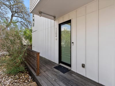 Primary bedroom at 1204 Woodland Ave Unit #B - 2 bed 1 bath home
