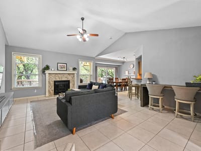 Property photo 5 at 12047 Lincolnshire DR - 4 bed 2 bath home