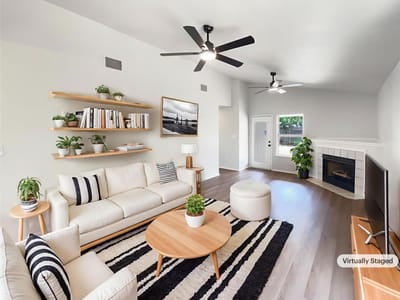Living area at 1207 Brashear Ln - 3 bed 2 bath home