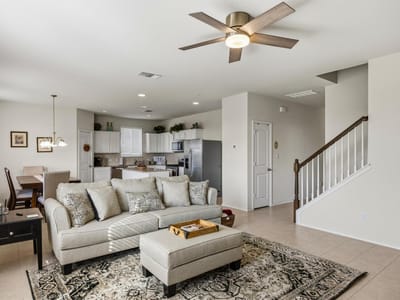 Photo 4 of 36 at 1208 Cliffbrake WAY - 4 bed 2 bath home