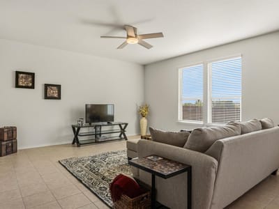 Photo 5 of 36 at 1208 Cliffbrake WAY - 4 bed 2 bath home