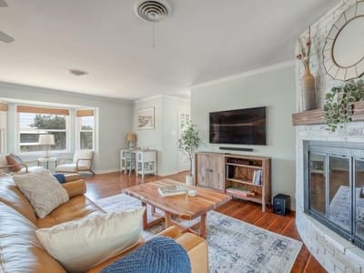 Property photo 3 at 1208 Country Club RD - 3 bed 3 bath home