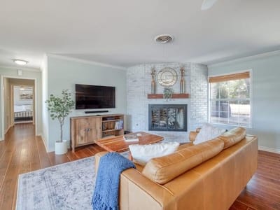Property photo 5 at 1208 Country Club RD - 3 bed 3 bath home