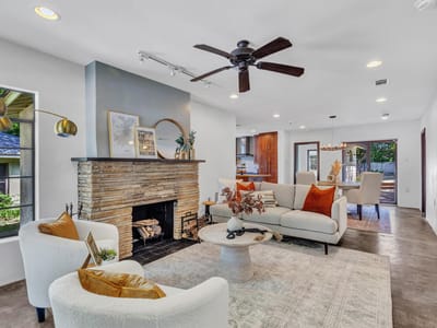 Living area at 1208 Fairwood RD - 3 bed 2 bath home