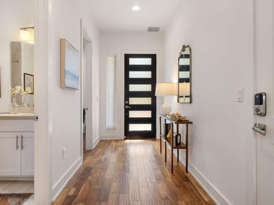 Property photo 3 at 1208 Kinney Ave - 4 bed 3 bath home