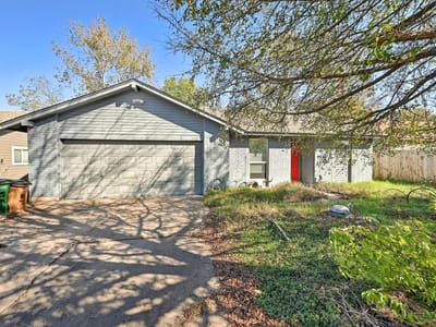 Living area at 1208 Milford Way - 3 bed 2 bath home
