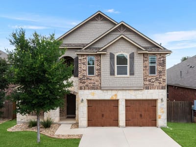 Living area at 1209 Half Hitch TRL - 3 bed 2 bath home