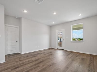 Property photo 5 at 1209 Lavender WAY - 4 bed 2 bath home