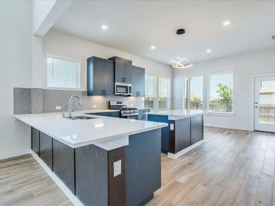 Primary bedroom at 121 Camino Verde - 4 bed 3 bath home