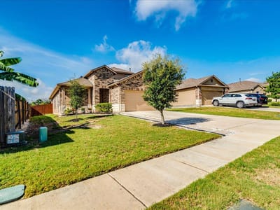 Property photo 2 at 121 Coleto Creek LOOP - 4 bed 3 bath home