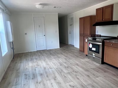 Primary bedroom at 121 Kiowa Dr - 2 bed 1 bath home